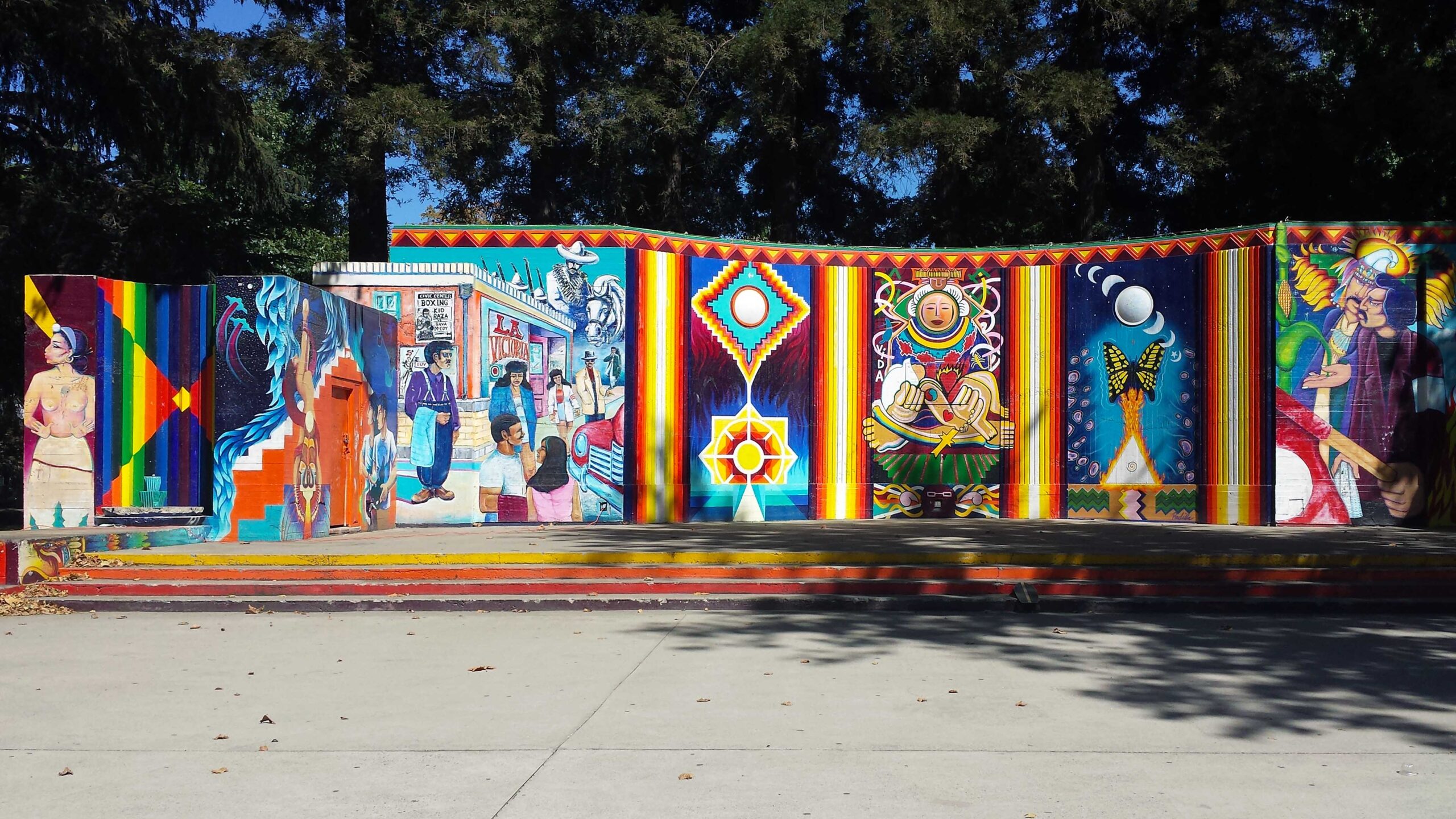 Current image/mural on the front side of the amphitheater.